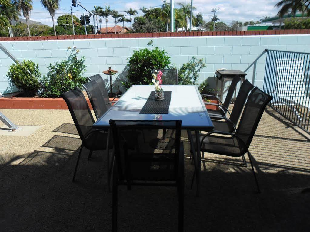 Banjo Paterson Motor Inn Townsville Buitenkant foto