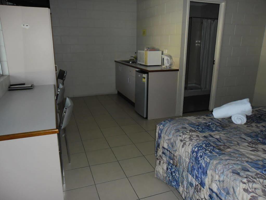 Banjo Paterson Motor Inn Townsville Buitenkant foto