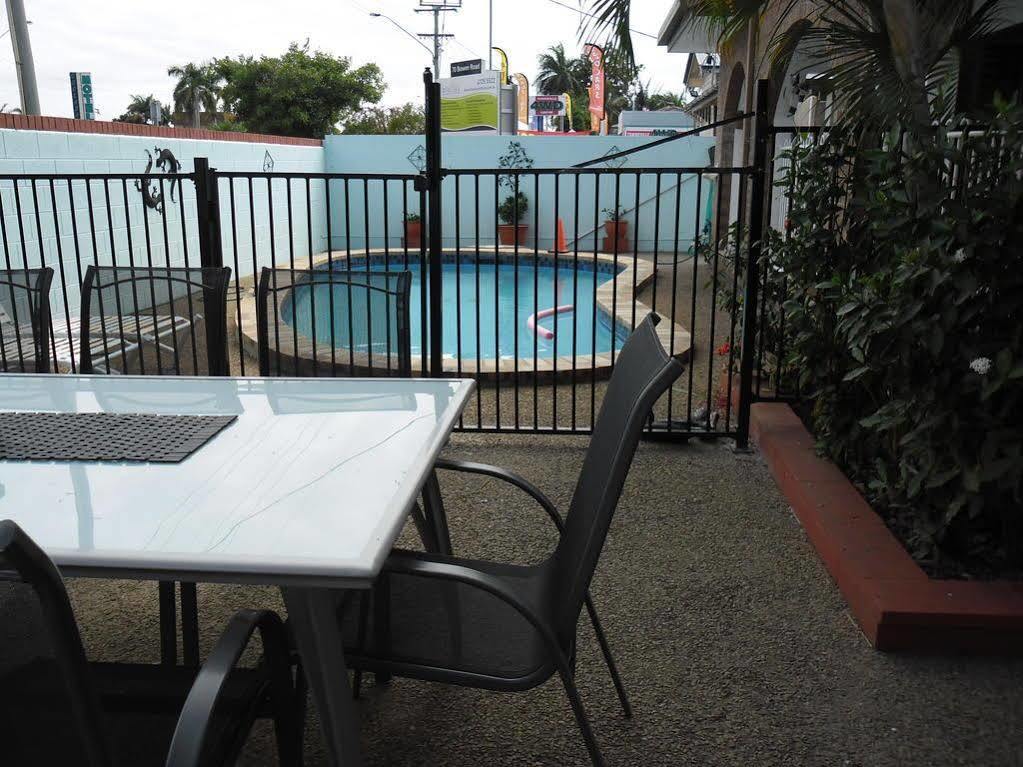 Banjo Paterson Motor Inn Townsville Buitenkant foto