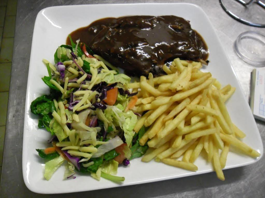 Banjo Paterson Motor Inn Townsville Buitenkant foto