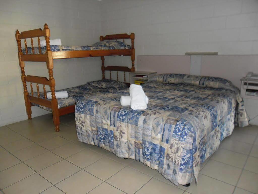 Banjo Paterson Motor Inn Townsville Buitenkant foto