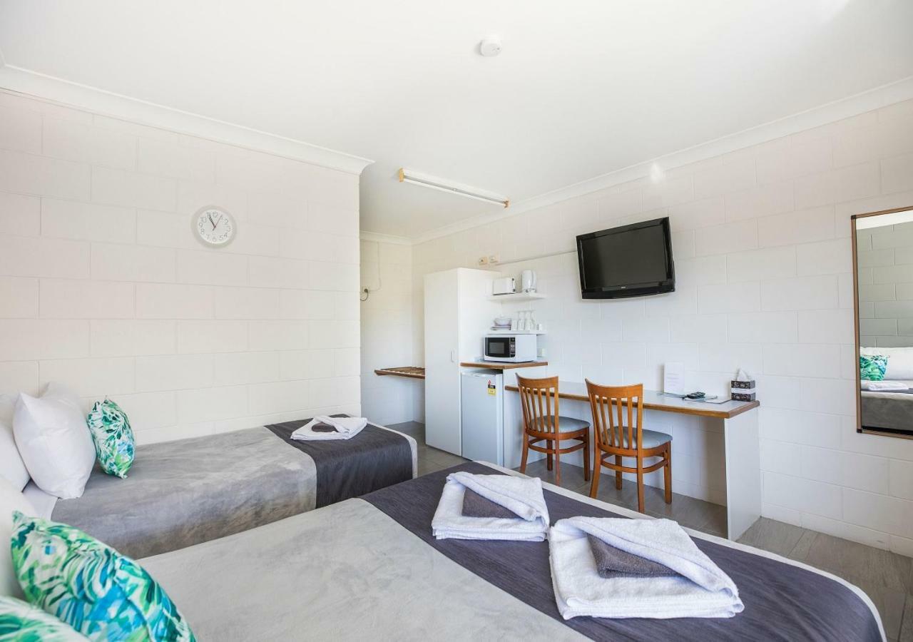 Banjo Paterson Motor Inn Townsville Buitenkant foto