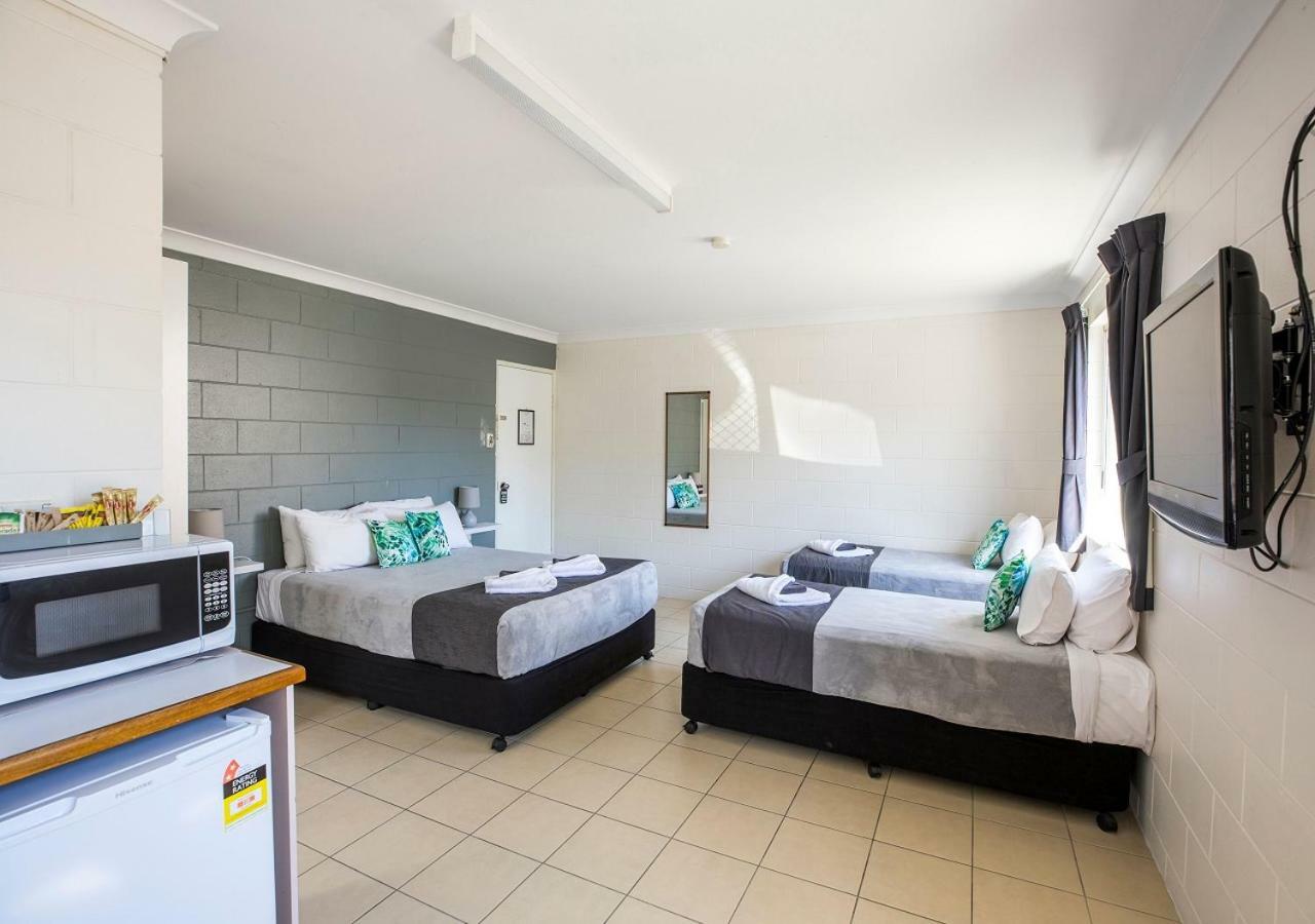 Banjo Paterson Motor Inn Townsville Buitenkant foto